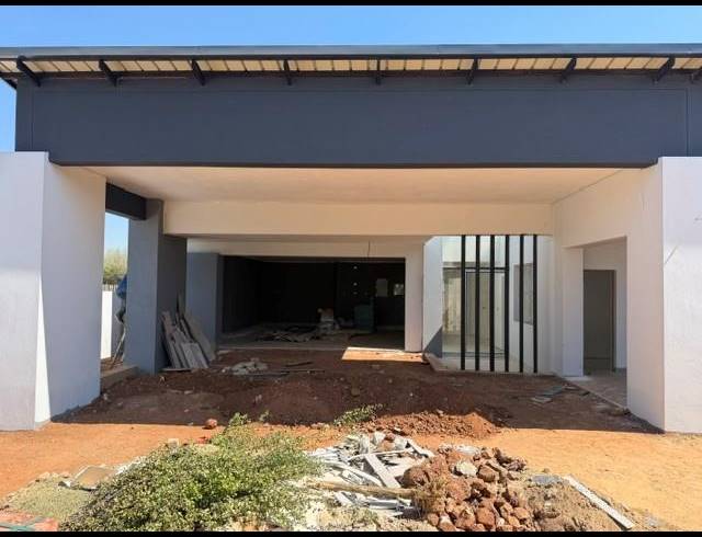 4 BEDROOM HOUSE FOR SALE IN MIDSTREAM HEIGHTS